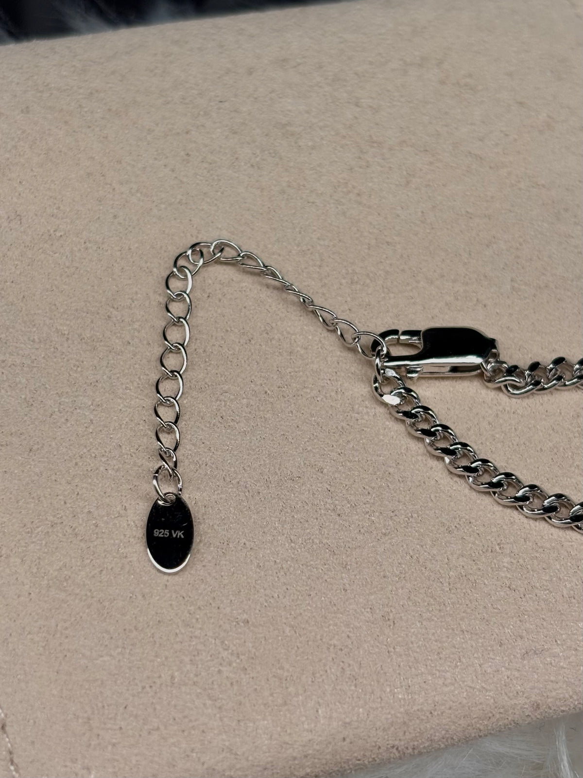 Station necklace