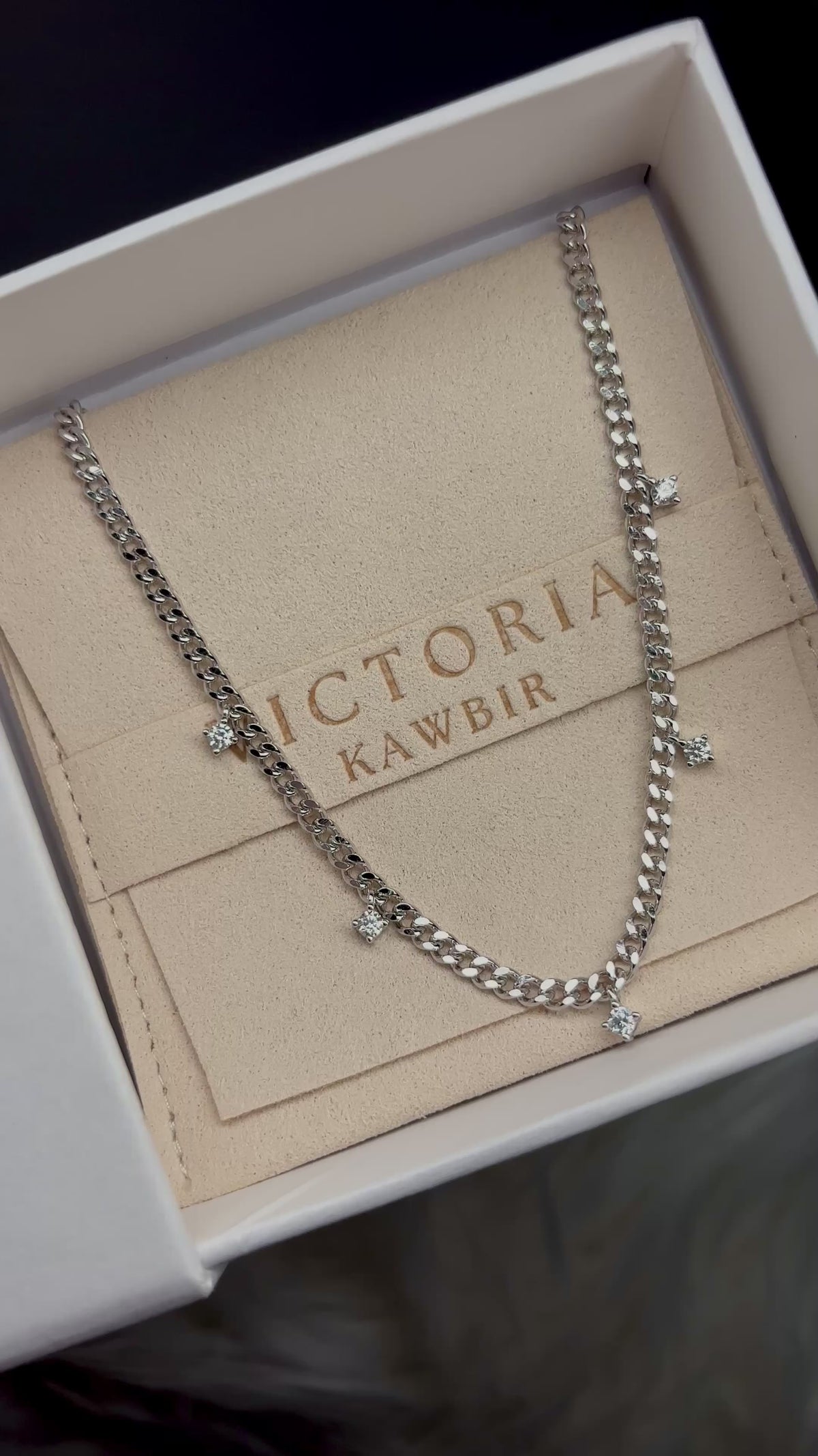 Station necklace